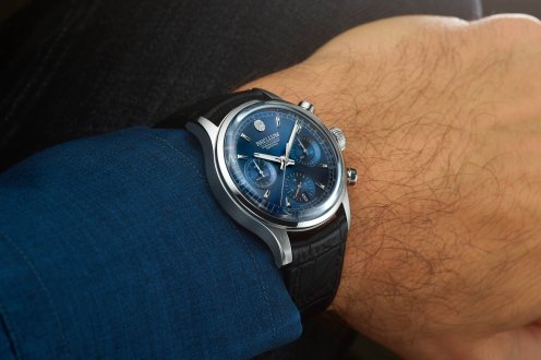 Brellum Duobox 39 with blue dial on wrist
