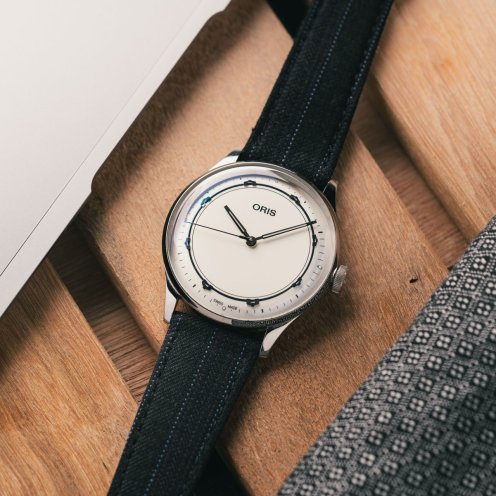 Boundary Layer Studio Signature Fairmount strap on Oris Art Blakey, flay-lay