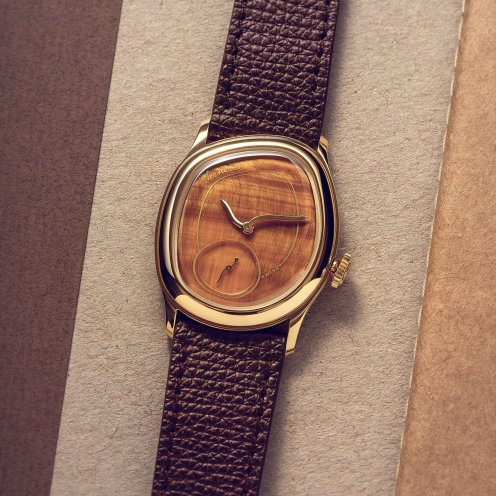 Berneron Mirage 34 Tiger Eye flat-lay