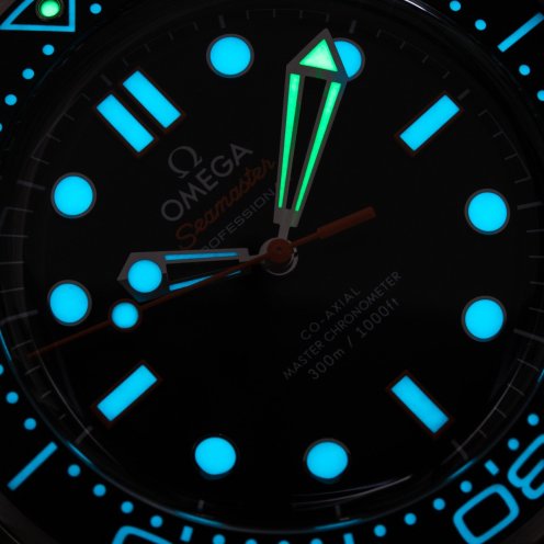 Omega Seamaster Diver 300M ref. 210.30.42.20.01.018 lume shot