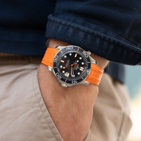 Omega Seamaster Diver 300M ref. 210.30.42.20.01.006 pocket shot