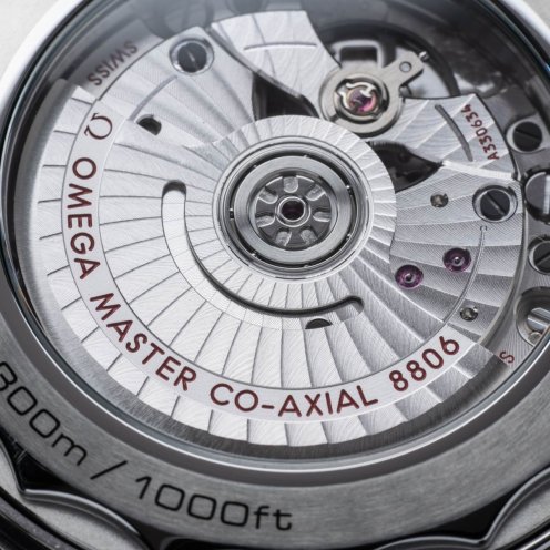 Omega Seamaster Diver 300M ref. 210.30.42.20.01.018 movement up close
